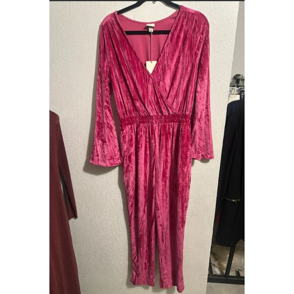 522 A New Day Pink Velvet Long Sleeve Romper - Picture 2 of 3